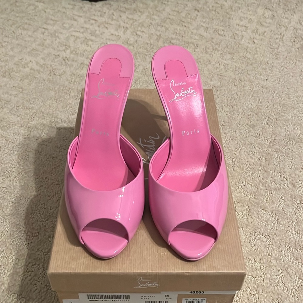 Christian Louboutin Me Dolly 🩷